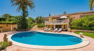 Villa for sale in Benahavis