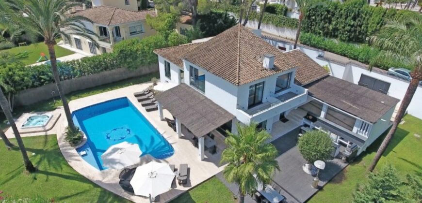 Modern 5 bedroom Villa in Nueva Andalucia