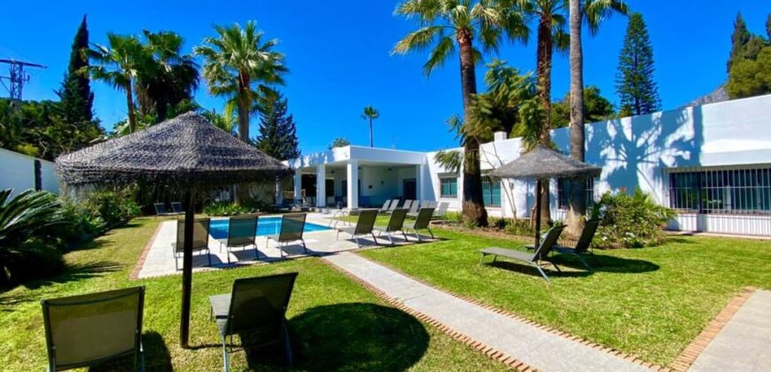 10 bedroom Villa in Nagueles, Marbella