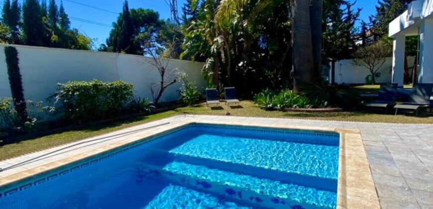 10 bedroom Villa in Nagueles, Marbella