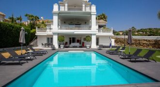 6 Bedroom Villa in Los Naranjos, Nueva Andalucia