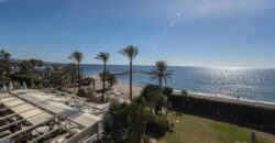 Front line beach apartment in Puerto Banus