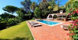 Charming large 4 bedroom villa in Las Brisas with panoramic views of La Concha