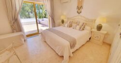 Charming large 4 bedroom villa in Las Brisas with panoramic views of La Concha