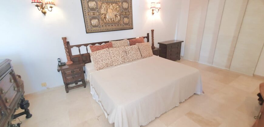 Charming large 4 bedroom villa in Las Brisas with panoramic views of La Concha