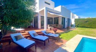 Modern villa, walking distance to the beach and the famous Puerto Banus