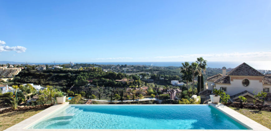 Spacious 8 bedroom villa with panoramic spectacular views of the Mediterranean