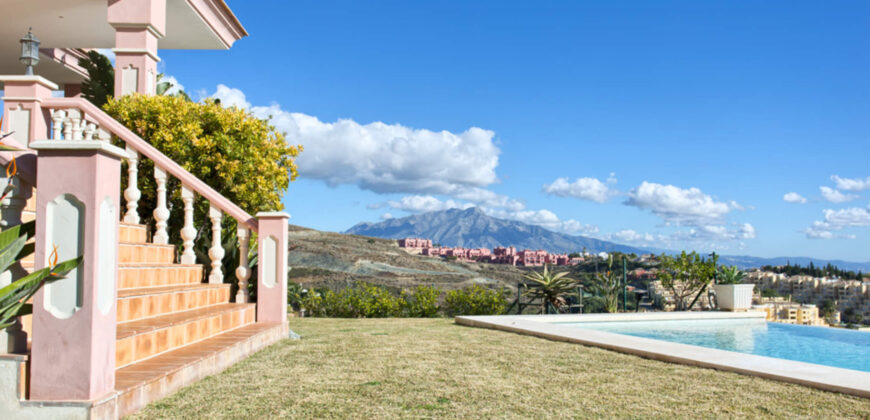 Spacious 8 bedroom villa with panoramic spectacular views of the Mediterranean