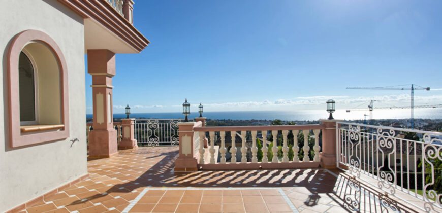 Spacious 8 bedroom villa with panoramic spectacular views of the Mediterranean