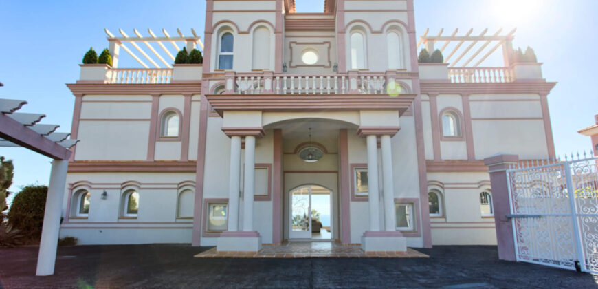 Spacious 8 bedroom villa with panoramic spectacular views of the Mediterranean