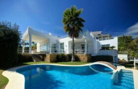 5bed Villa La Quinta, overlooking La Concha, Puerto Banus, the Mediterranean and the African coastline.