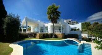 Villa located on the hills overlooking La Concha , the Golf Valley, Puerto Banus, the Mediterranean and the African coastline.