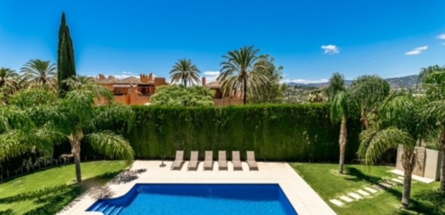 Beautiful villa situated in one of Marbella’s most prestigious urbanisations, walking distance to the beach