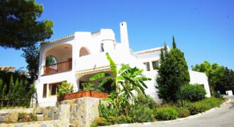 Charming upgraded 3-Bedroom Villa in Nueva Andalucia for sale