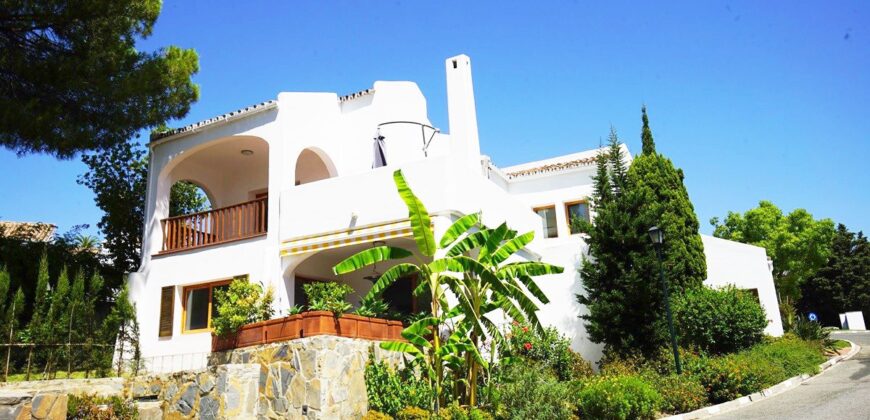 Charming upgraded 3-Bedroom Villa in Nueva Andalucia for sale