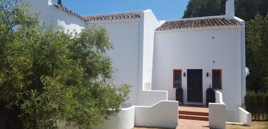 Charming upgraded 3-Bedroom Villa in Nueva Andalucia for sale