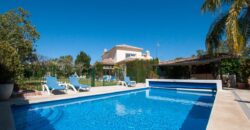 Beautiful Villa with 6 bedrooms, sleeps 14, within easy walking distance to Guadalmina beach.