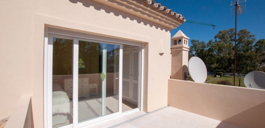 Beautiful Villa with 6 bedrooms, sleeps 14, within easy walking distance to Guadalmina beach.