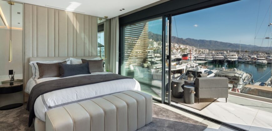 Sleek Apartment I Puerto Banus Marina