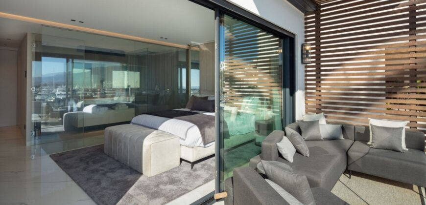 Sleek Apartment I Puerto Banus Marina