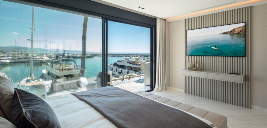 Sleek Apartment I Puerto Banus Marina