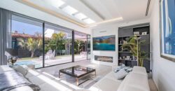 Sophisticated Luxury on Marbella’s Golden Mile: A Contemporary Masterpiece in Casablanca