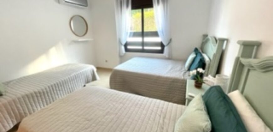 Spacious 2-Bed Apartment Steps from Aloha’s Vibrant Scene and Moments from Puerto Banus