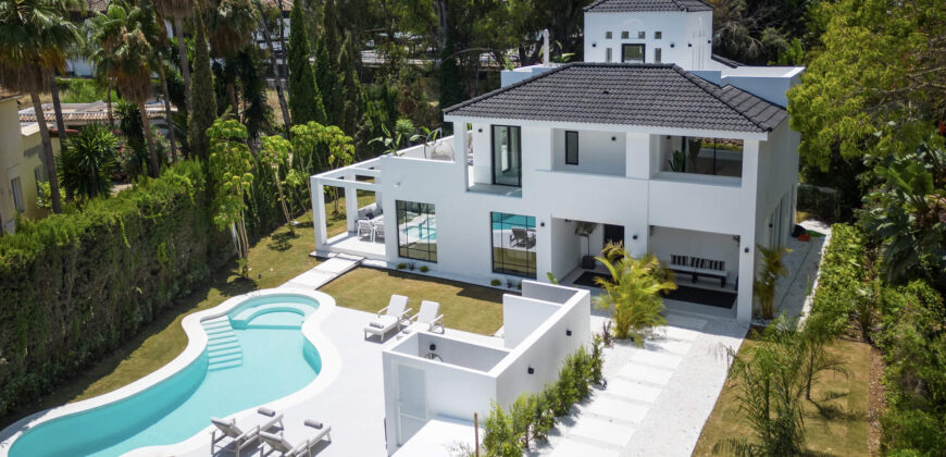 Exquisite 5-Bedroom Golf Valley Villa with Stunning Views