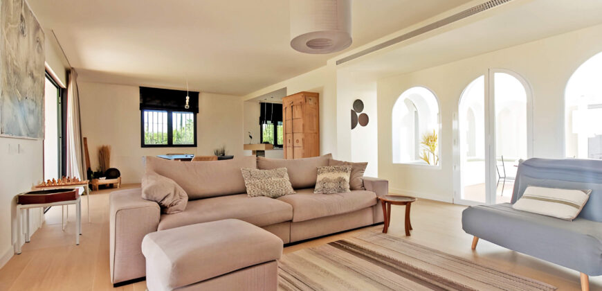 Charming Andalusian Villa on El Paraiso Alto Golf Course: Renovated Luxury with Modern Comforts