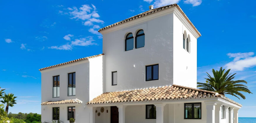 Recently Renovated Villa in Estepona’s Scenic Landscape