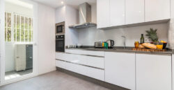 Spacious 4 bedroom modern apartment close to all amenities