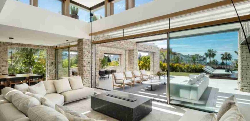 Stunning 5 Bedroom Villa Just Steps from Puerto Banus