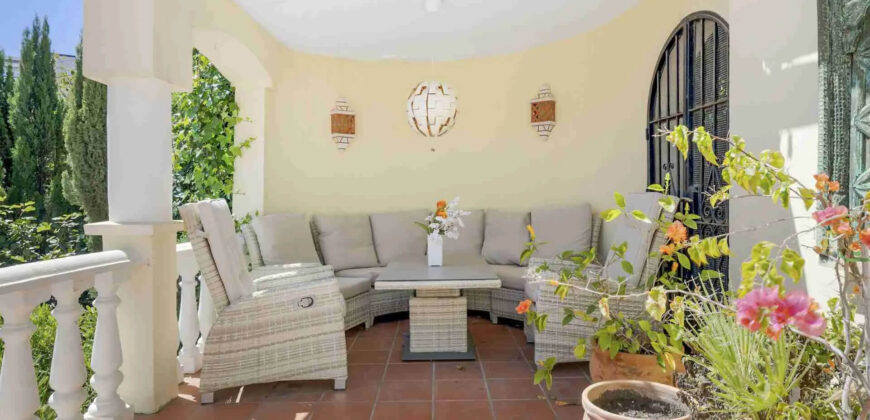 5 Bed Villa with Pool: Elegance in Nueva Andalucia