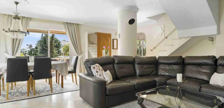 5 Bed Villa with Pool: Elegance in Nueva Andalucia