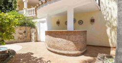 5 Bed Villa with Pool: Elegance in Nueva Andalucia