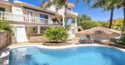 5 Bed Villa with Pool: Elegance in Nueva Andalucia