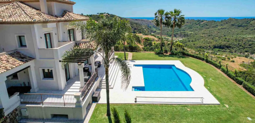 Stunning 6-bed Villa: Monte Mayor Country Club Marbella