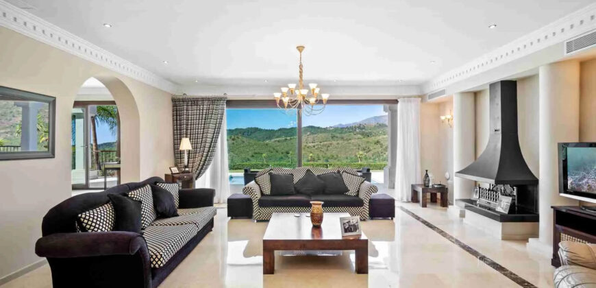 Stunning 6-bed Villa: Monte Mayor Country Club Marbella