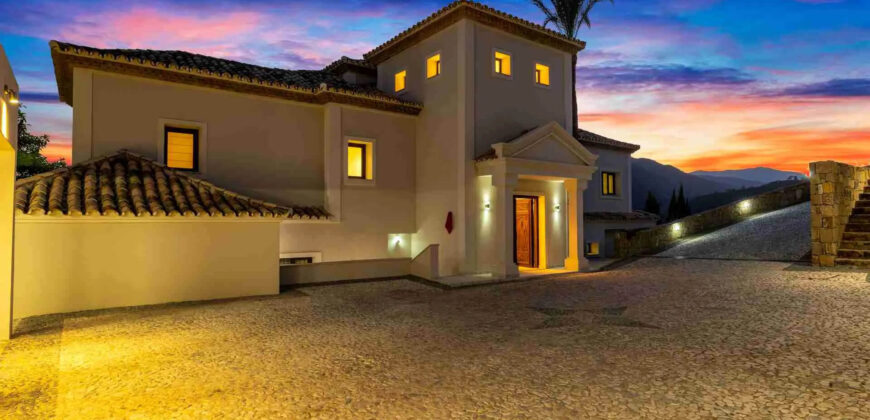 Stunning 6-bed Villa: Monte Mayor Country Club Marbella