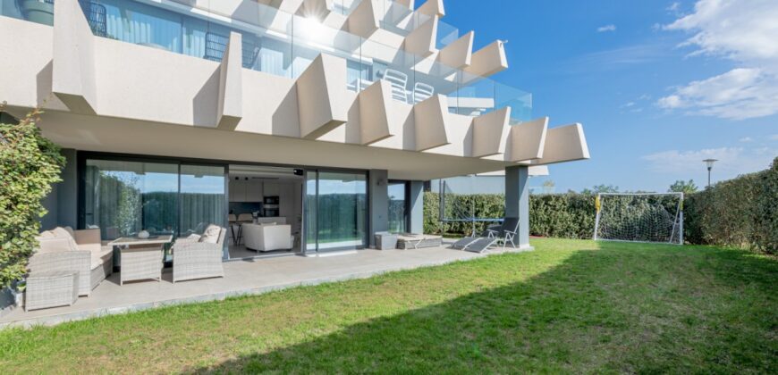 Stunning 3 bedroom Groundfloor Apartment in Oasis 325, Estepona New Golden Mile