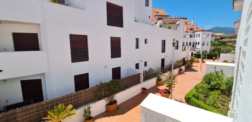 Long-Term Rental: Spacious 2-Bedroom Apartment in La Maestranza, Aloha, Prime Marbella Location