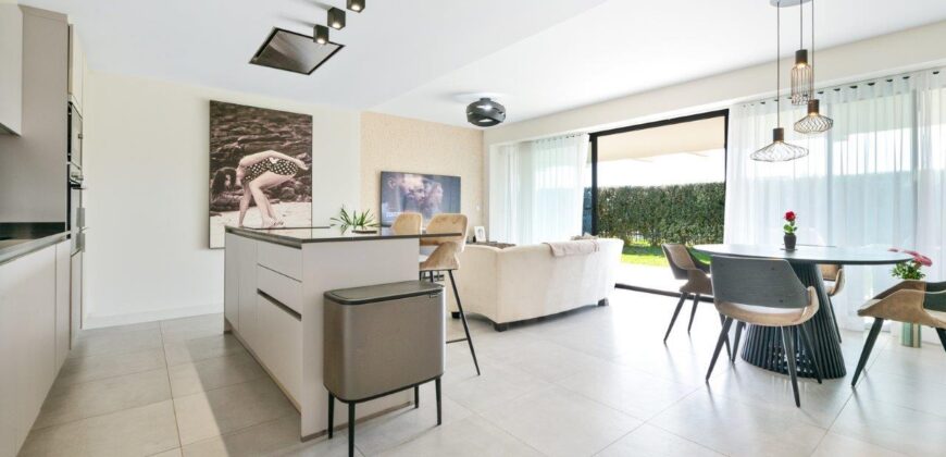 Stunning 3 bedroom Groundfloor Apartment in Oasis 325, Estepona New Golden Mile