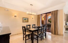 Luxury 3 Bed Garden Alzambra Vasari
