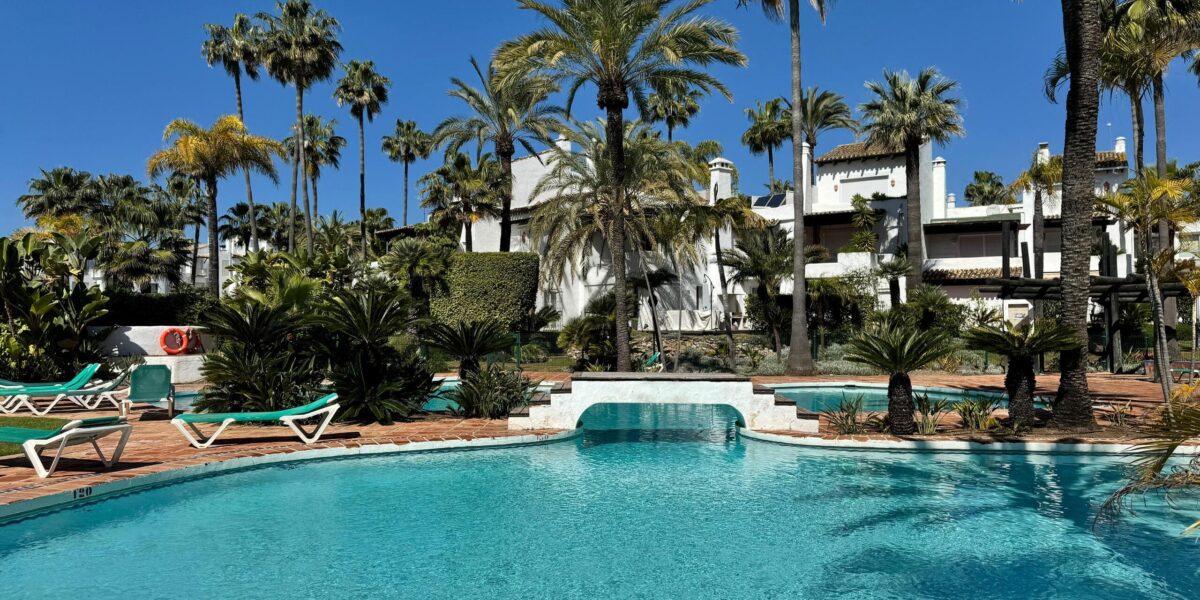 3 bedroom 3 bathroom townhouse located in Costalita villas estepona